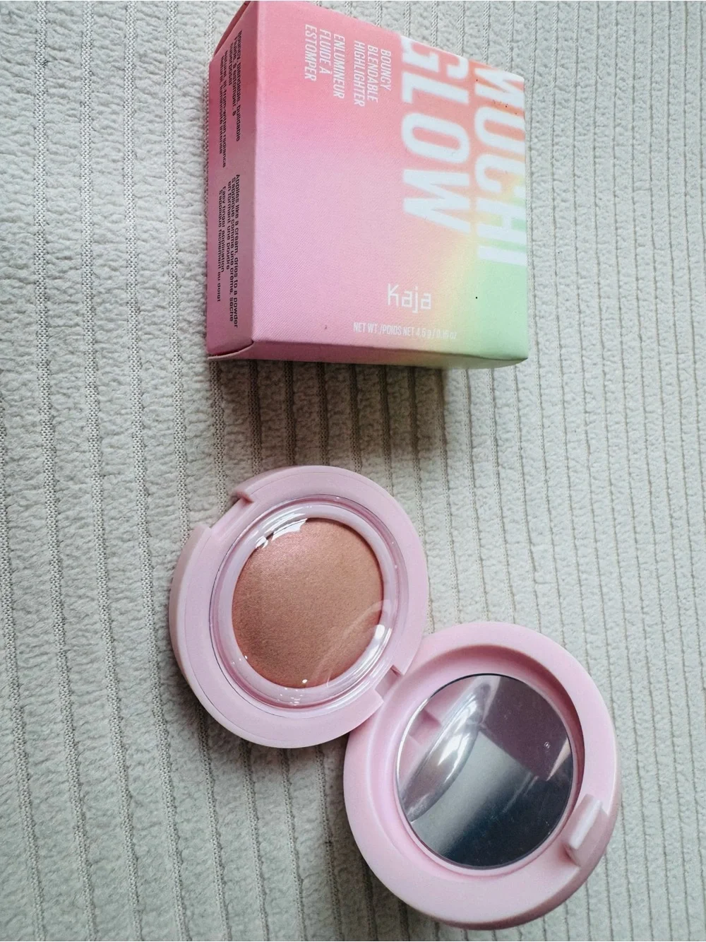Kaja Mochi FLOW BOUNCY BLENDABLE HIGHLIGHTER in 02 - Prism New